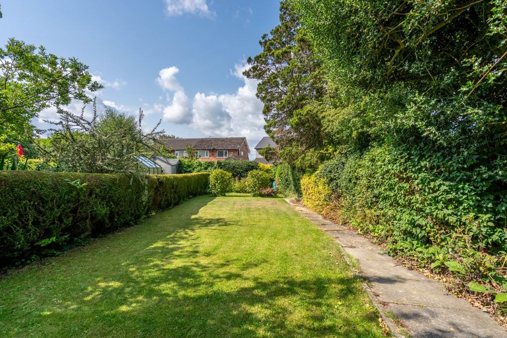 Property photo 2 of 19 Picture No. 13