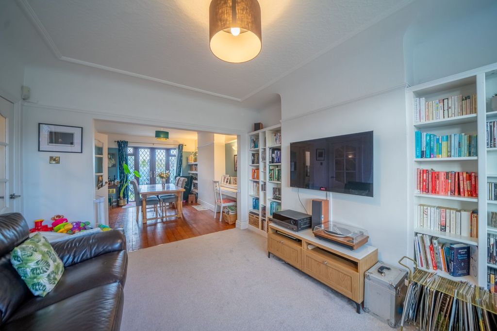Property photo 3 of 15