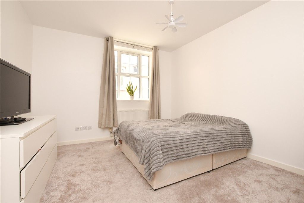 Property photo 3 of 10 Bedroom 1