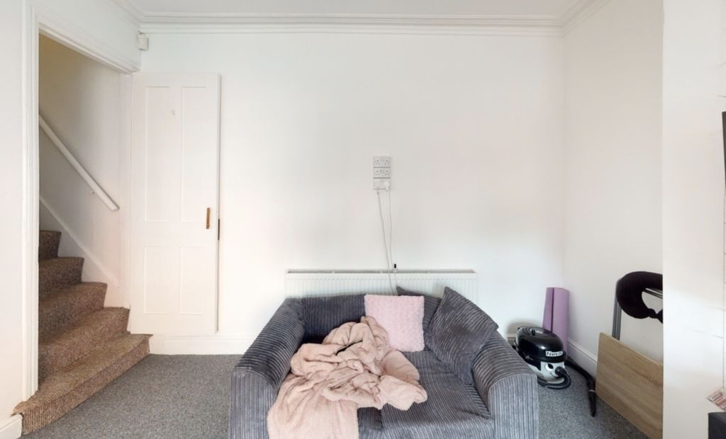 Property photo 2 of 8 A Modern Living Room With A Comfortable Sofa And S...