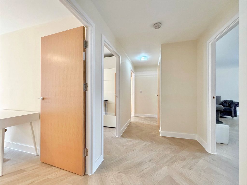 Property photo 2 of 13 Picture No. 30