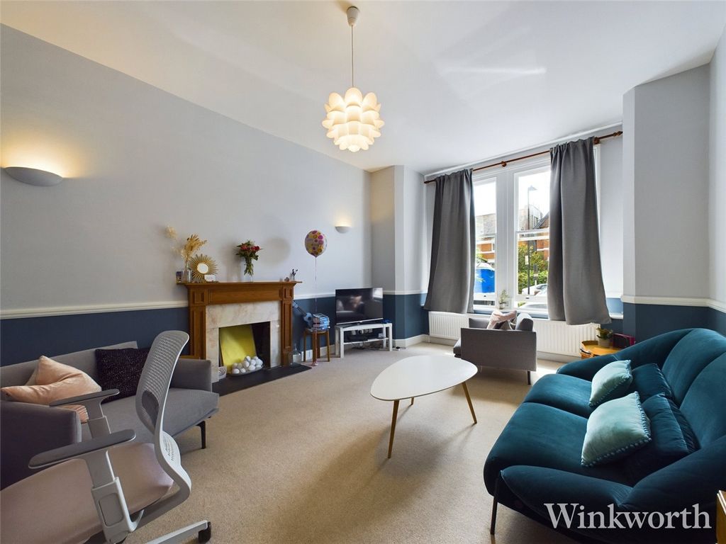 Property photo 2 of 6 Picture No. 17