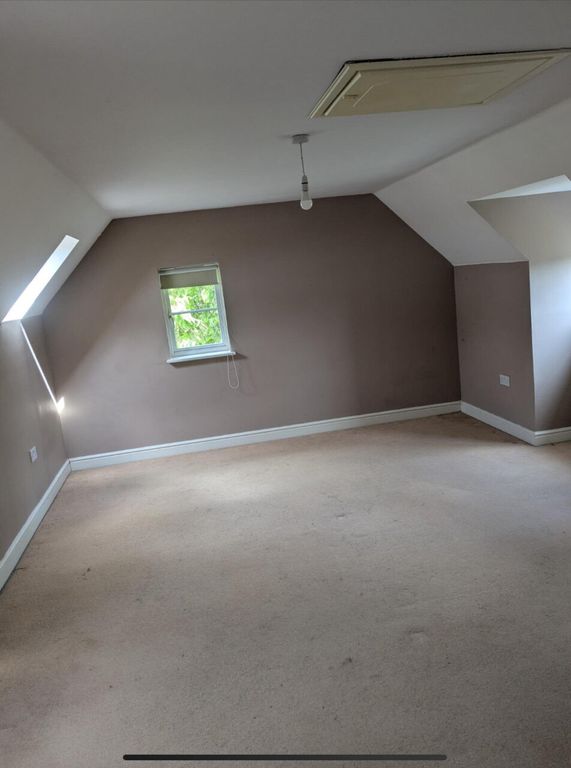 Property photo 3 of 6