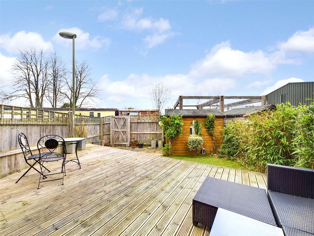 Property photo 3 of 13 Garden