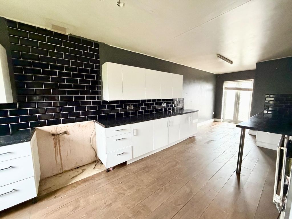 Property photo 3 of 10 Kitchen Extension