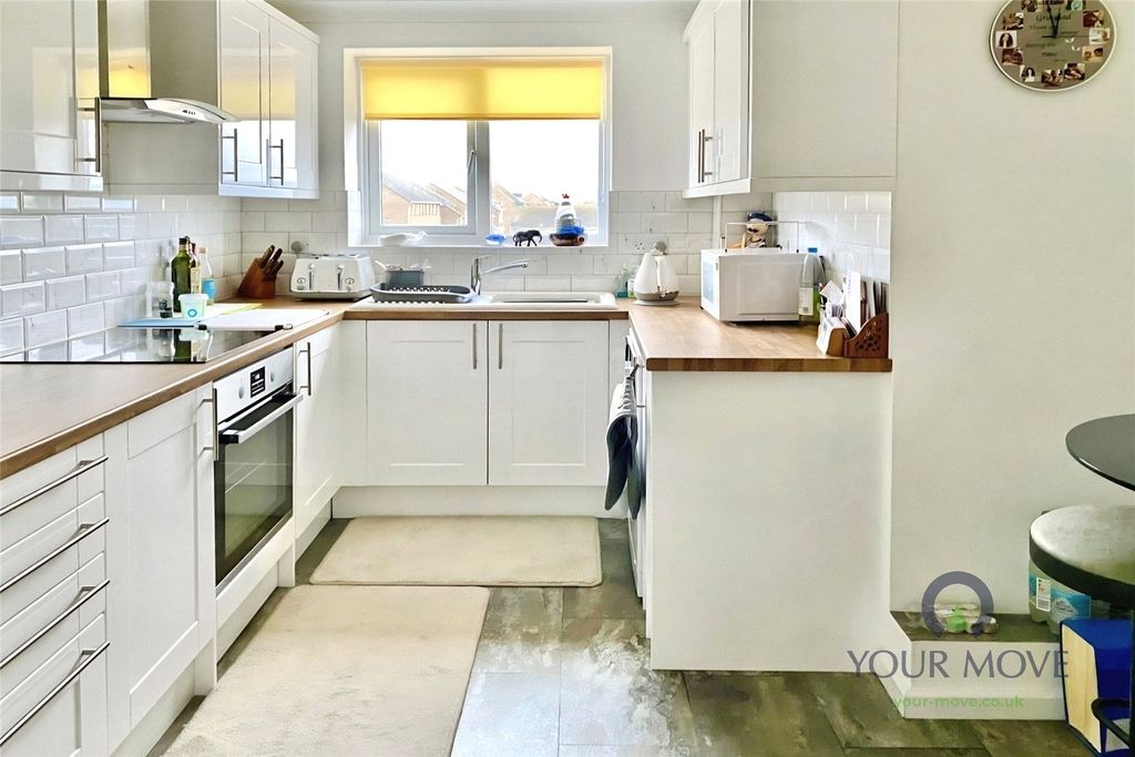 Property photo 3 of 15 Kitchen/Breakfast