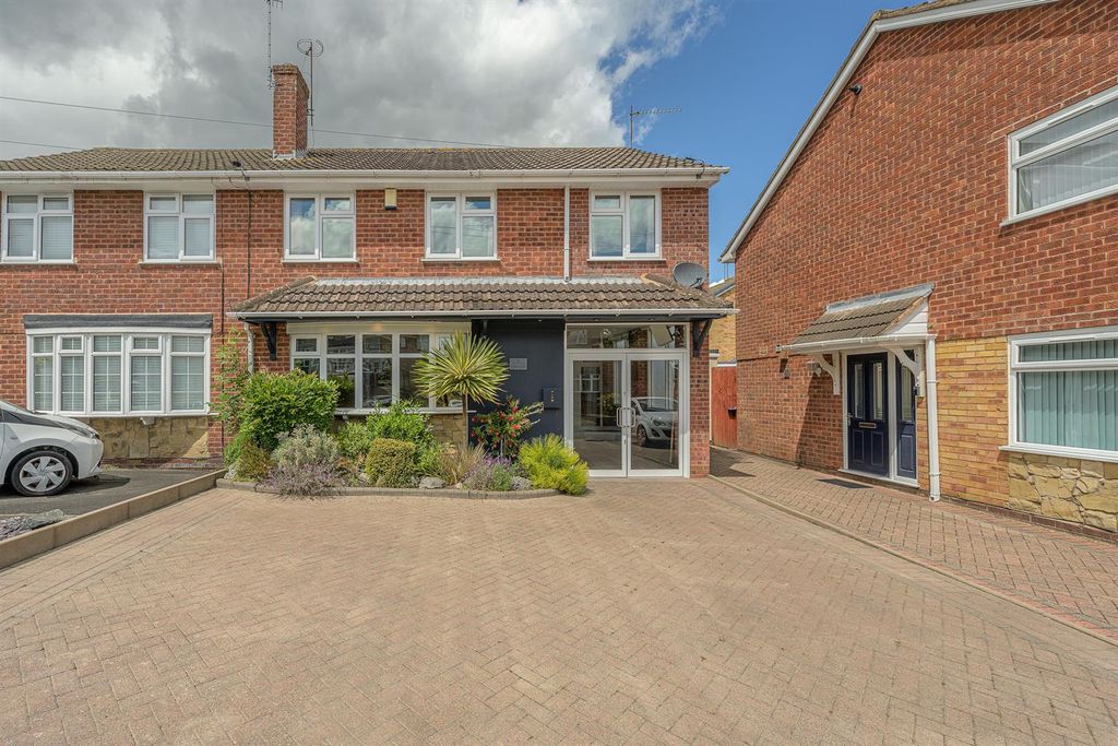 Property photo 1 of 30