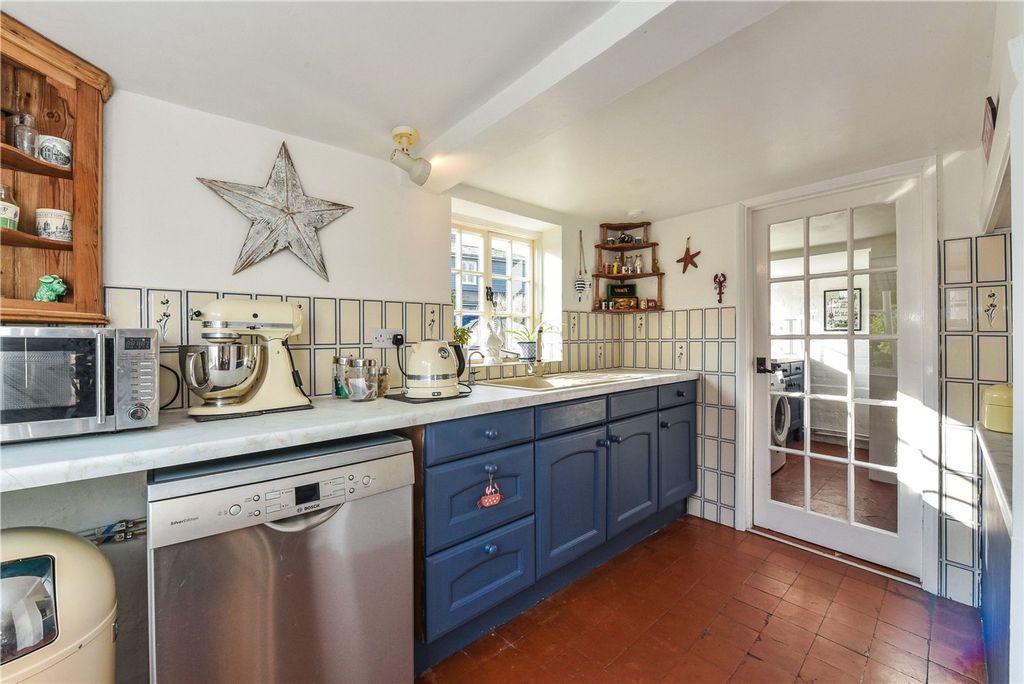 Property photo 2 of 21 Picture No. 14