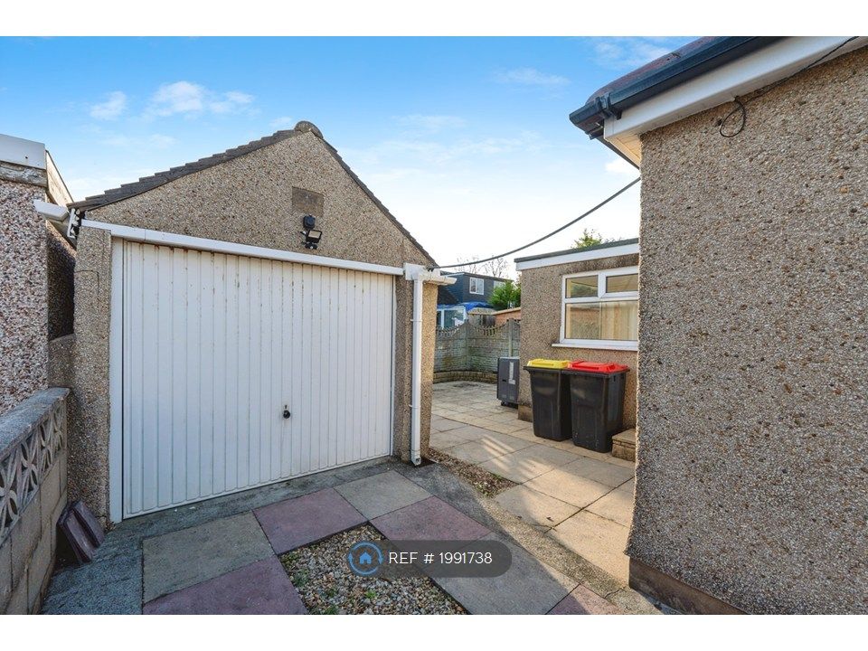 Property photo 3 of 21