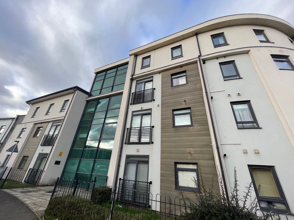 Property photo 1 of 10 Front