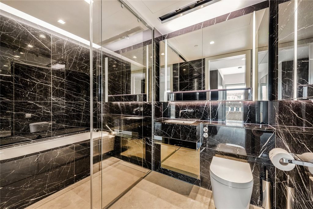 Property photo 3 of 14 Bathroom