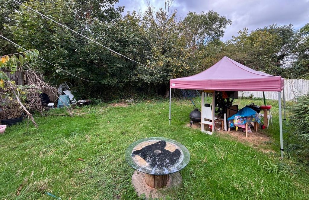 Property photo 3 of 4