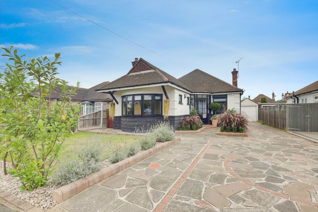 Property photo 2 of 35