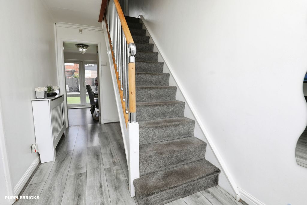Property photo 2 of 23