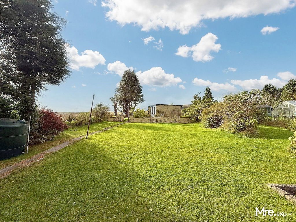 Property photo 2 of 34