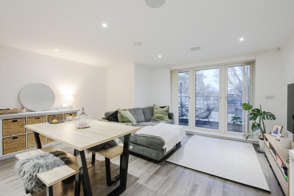 Property photo 2 of 12 Living Room