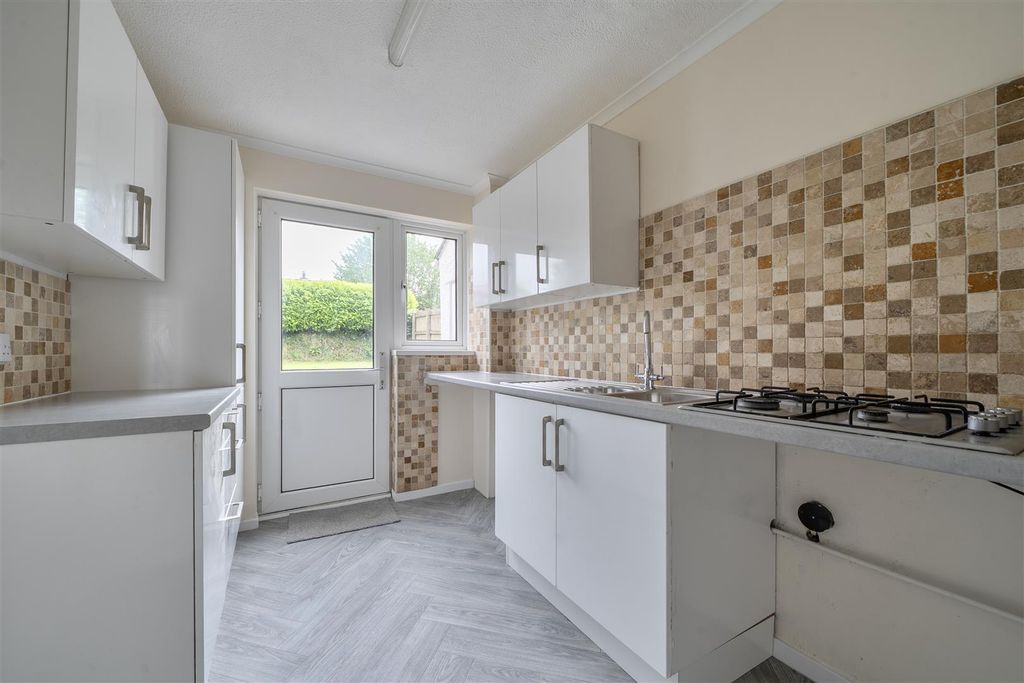 Property photo 2 of 15 1457595-12-6A0Ed9B776cd6.Jpg