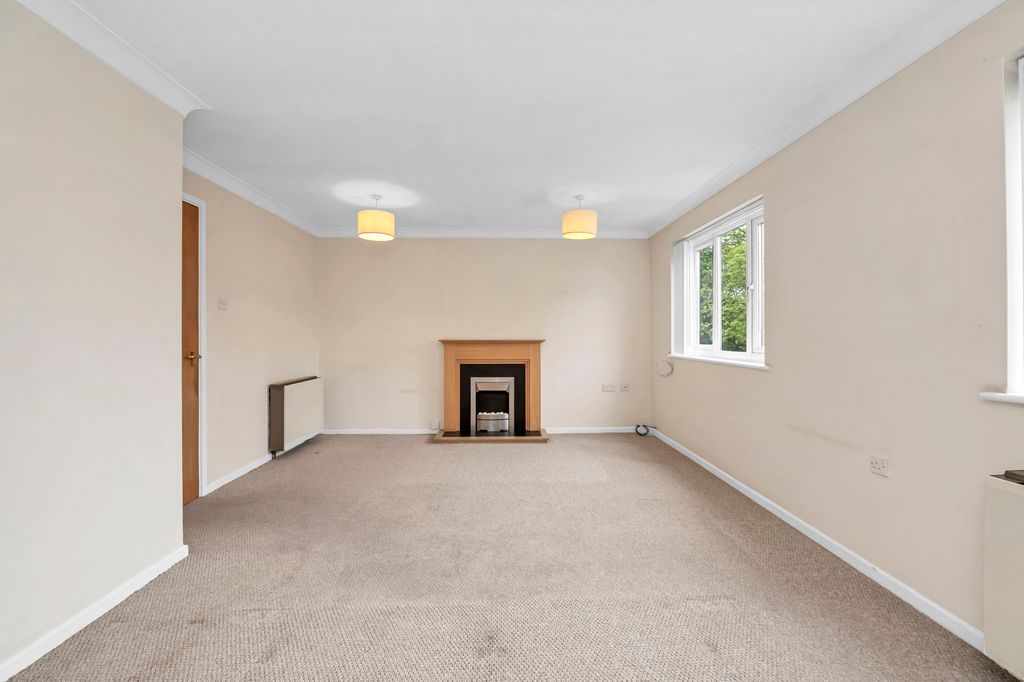 Property photo 3 of 12 Sitting Room
