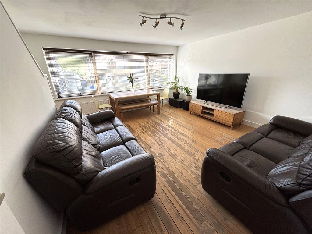 Property photo 2 of 13 Picture No. 21