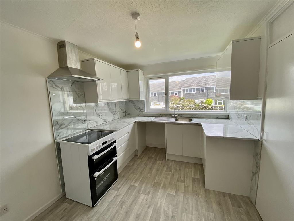 Property photo 2 of 27 Kitchen Diner