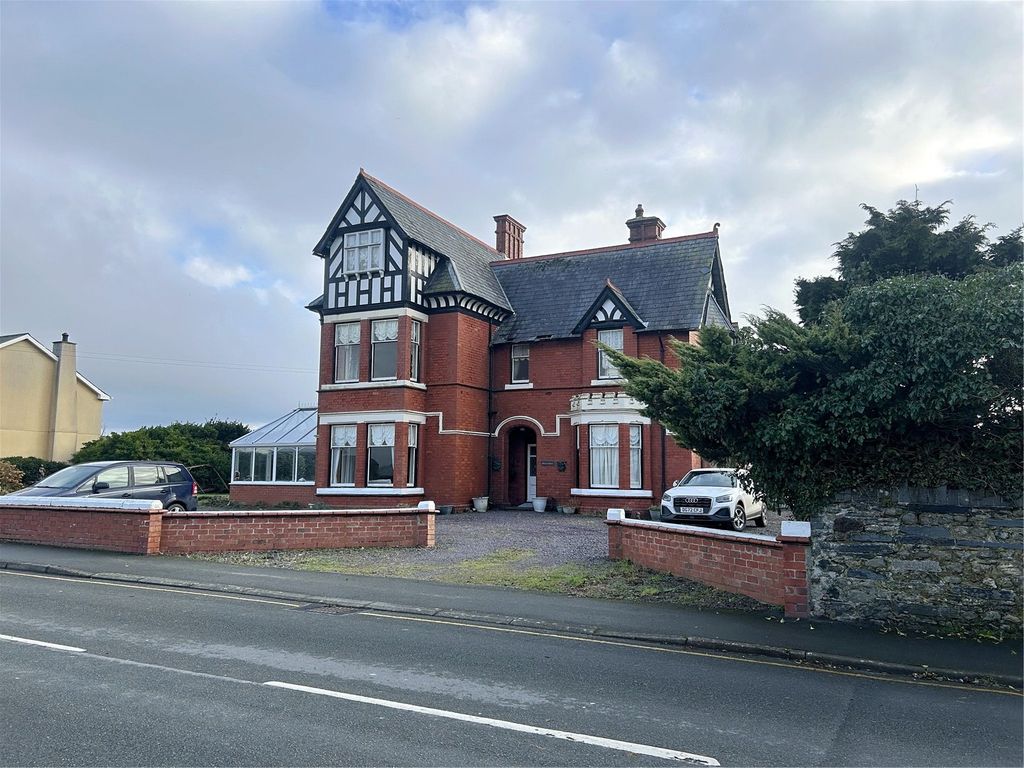 Property photo 1 of 40 Picture No. 33