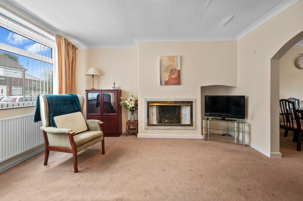 Property photo 2 of 31