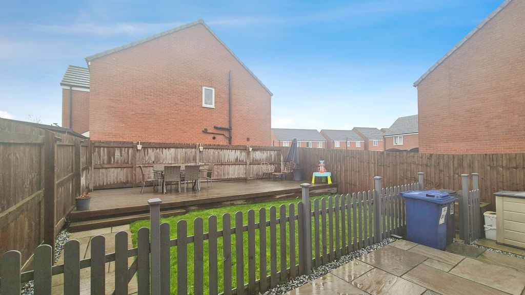 Property photo 2 of 18 F4653560-1000083222 20- 20Copy