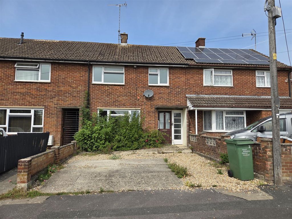 Property photo 1 of 12 3 Queens Road.Jpg