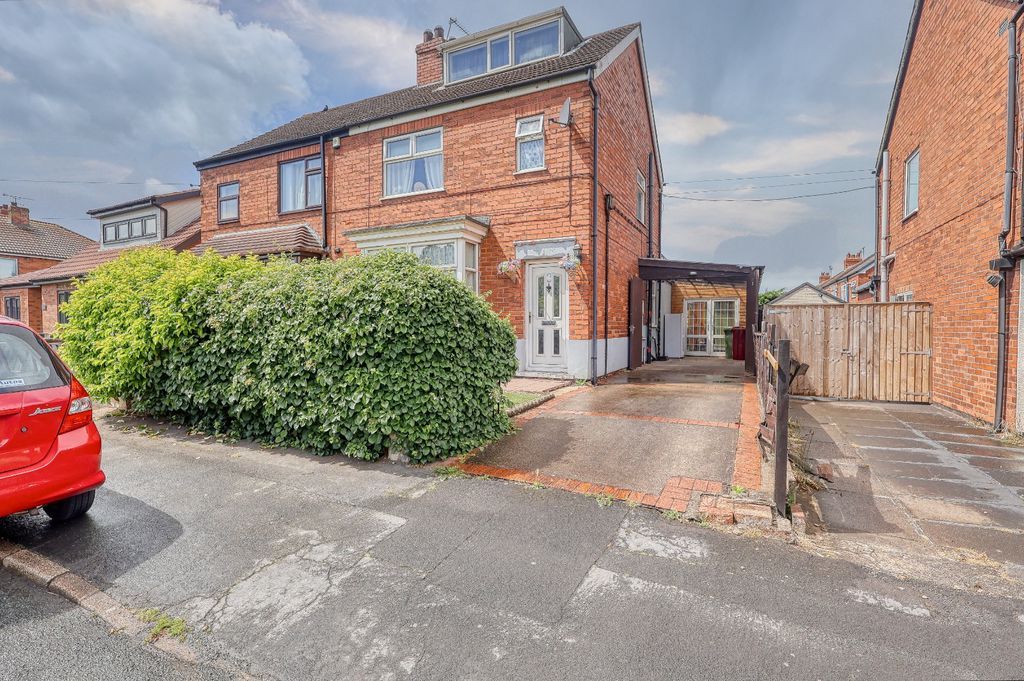 Property photo 1 of 18 Frontal