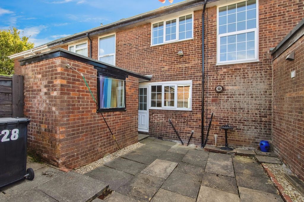 Property photo 2 of 17