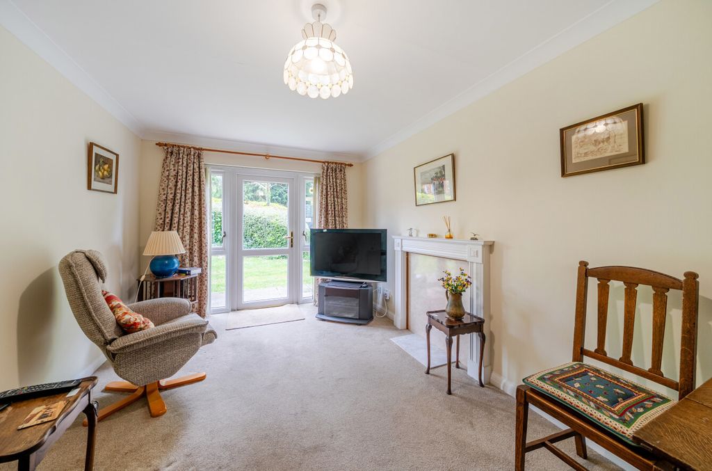 Property photo 2 of 11 1463374-8-6A0Afe8...
