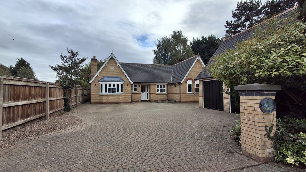 Property photo 1 of 18 Front