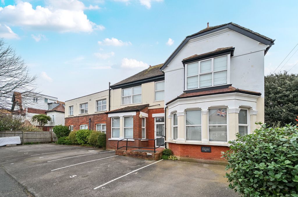 Property photo 1 of 6 External