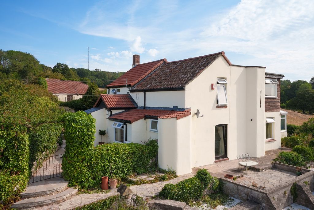 Property photo 1 of 12 5070760
