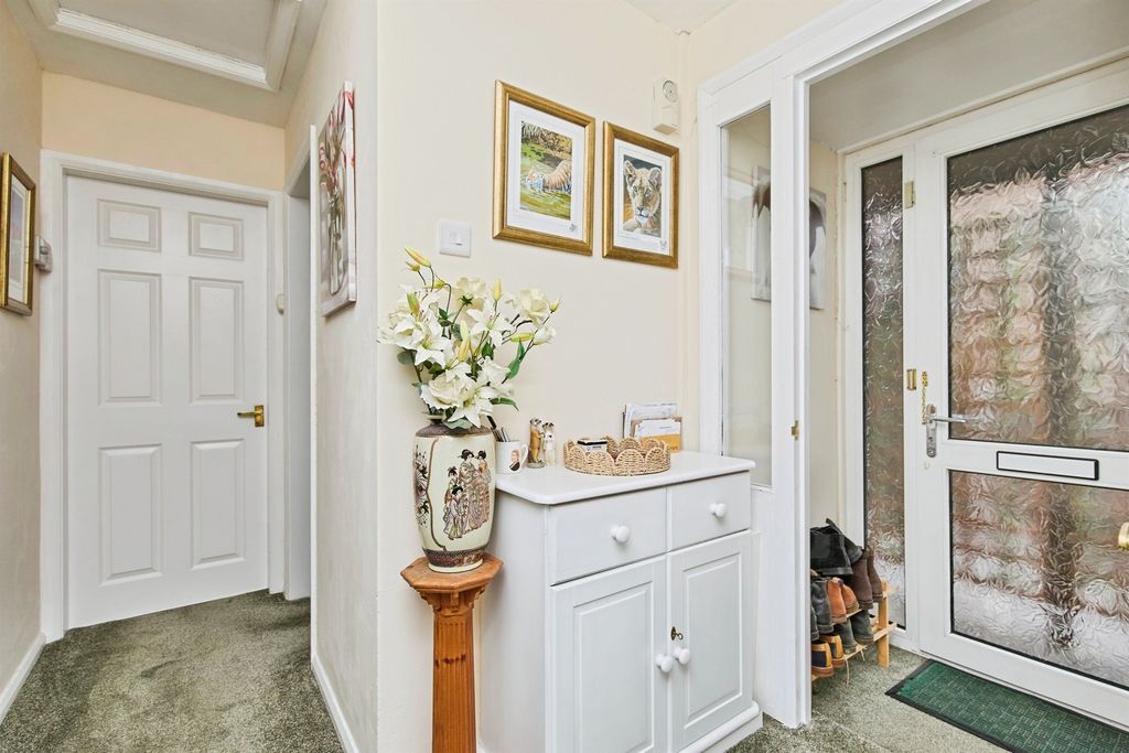 Property photo 2 of 16