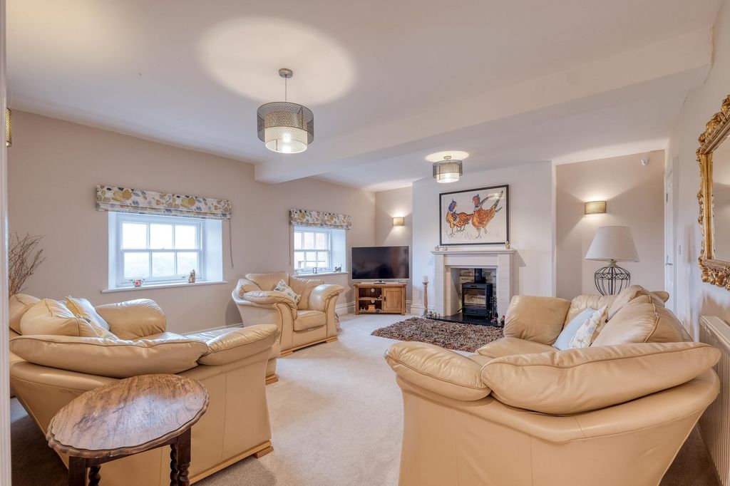 Property photo 3 of 30