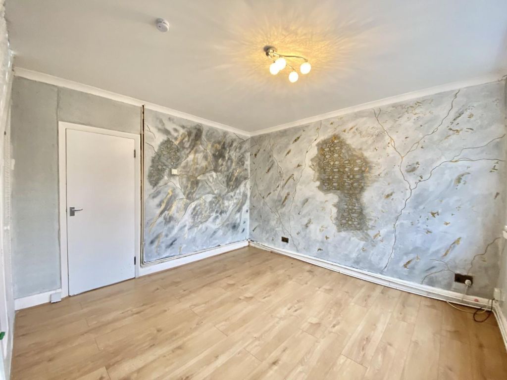 Property photo 3 of 12 Thumbnail_Img_5151.Jpg