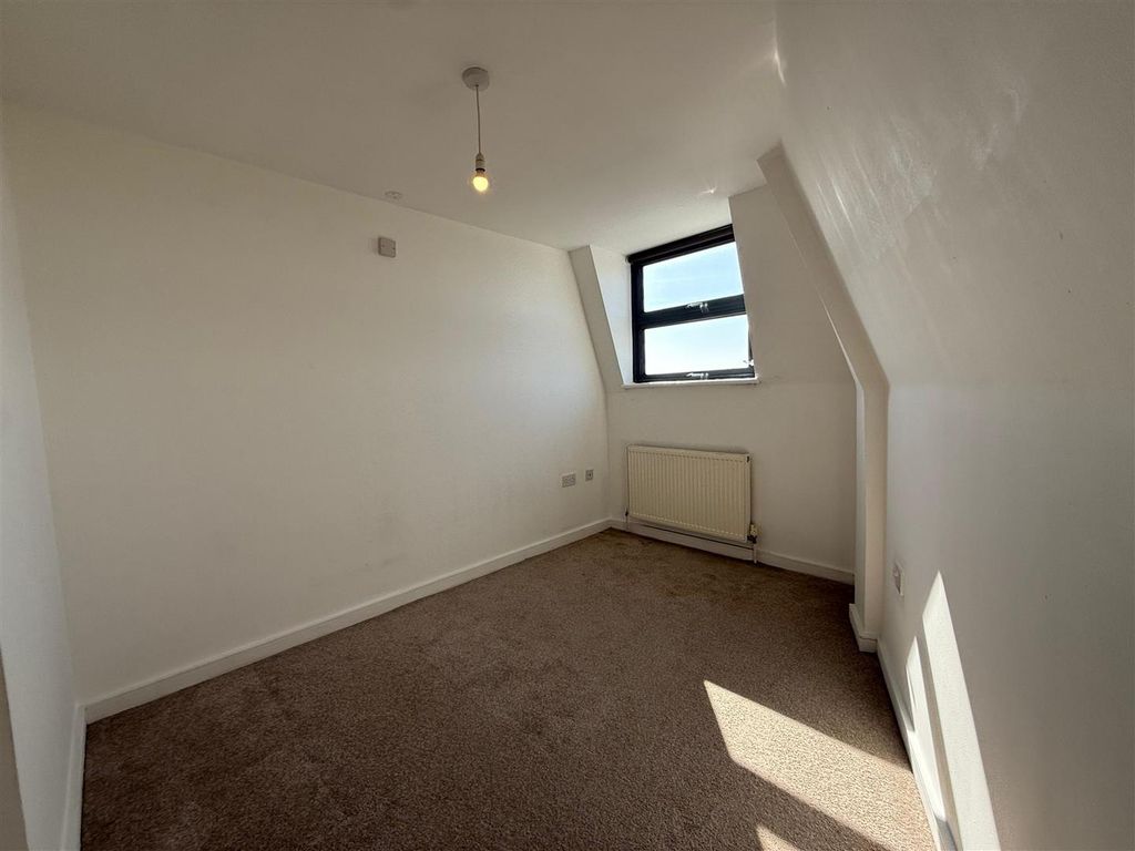 Property photo 3 of 5 Bedroom