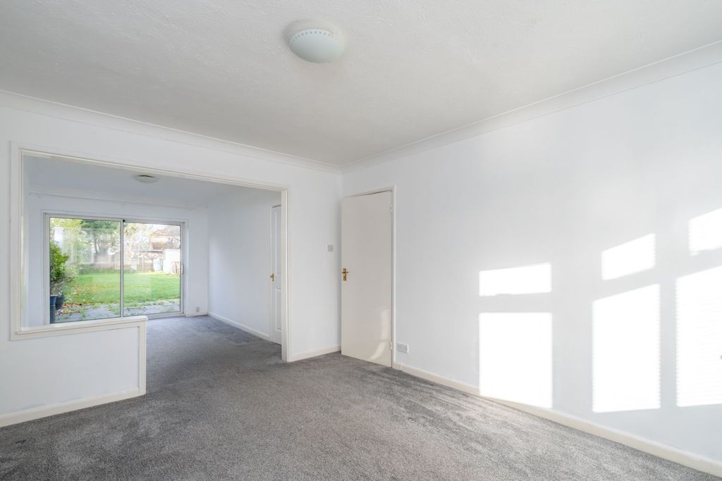 Property photo 3 of 21