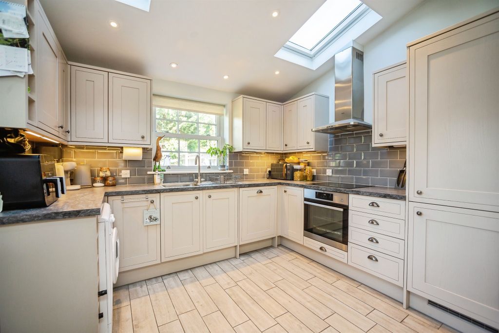 Property photo 3 of 16