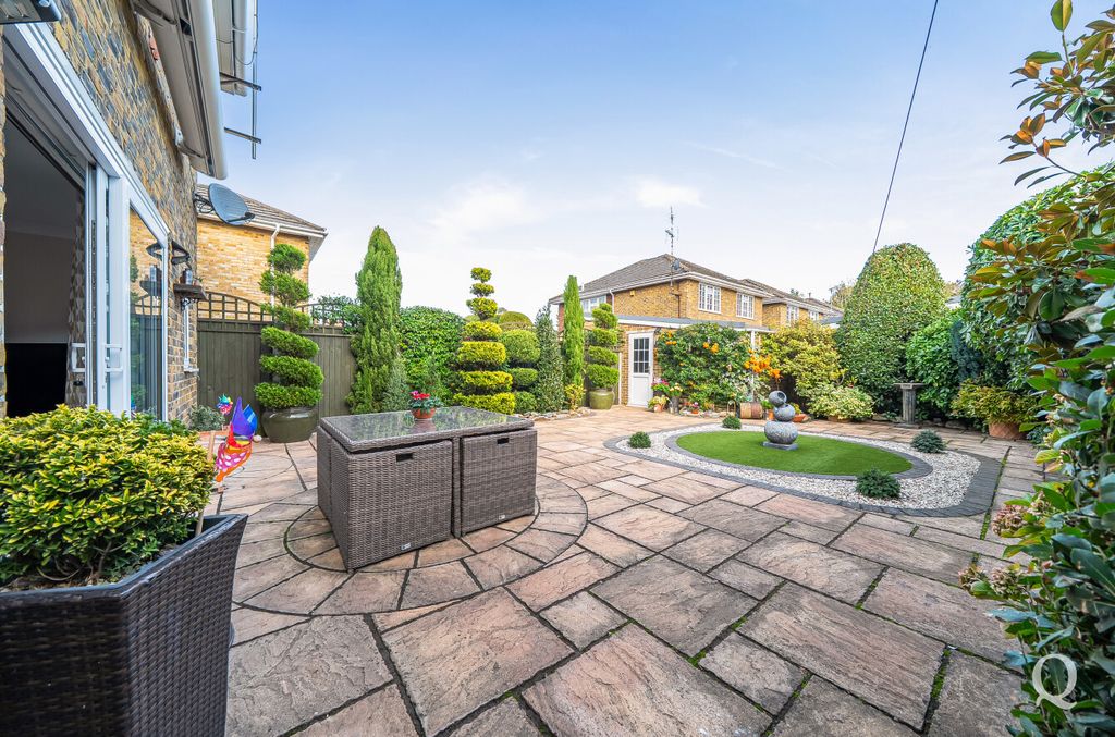 Property photo 3 of 33 3F8c5ee9-4066-49B...