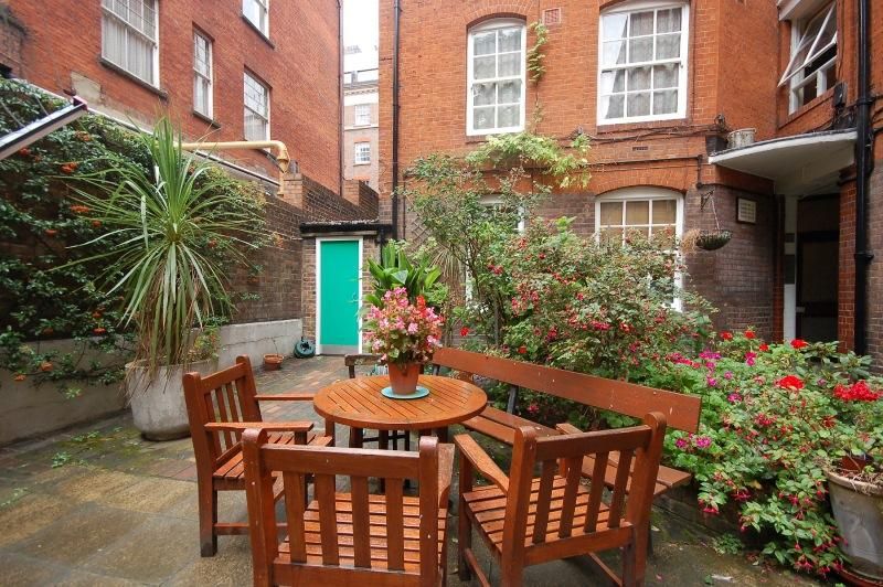 Property photo 2 of 6 Siddons Court