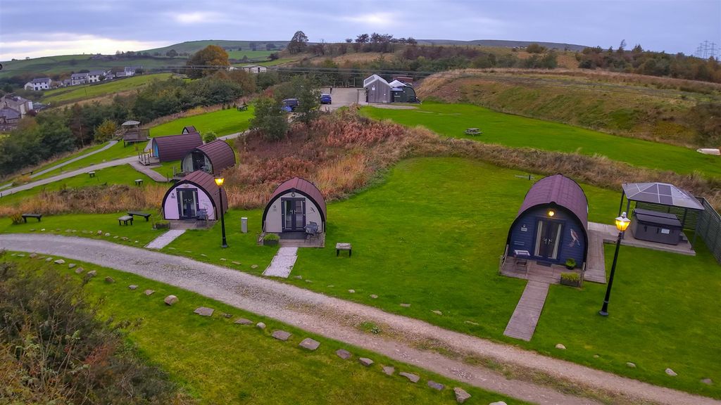 Property photo 3 of 37 Pods