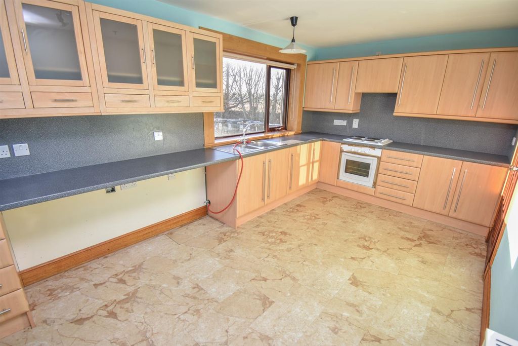 Property photo 2 of 17 Kitchen