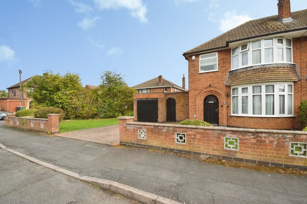 Property photo 2 of 24 Pbox-Img.Jpg