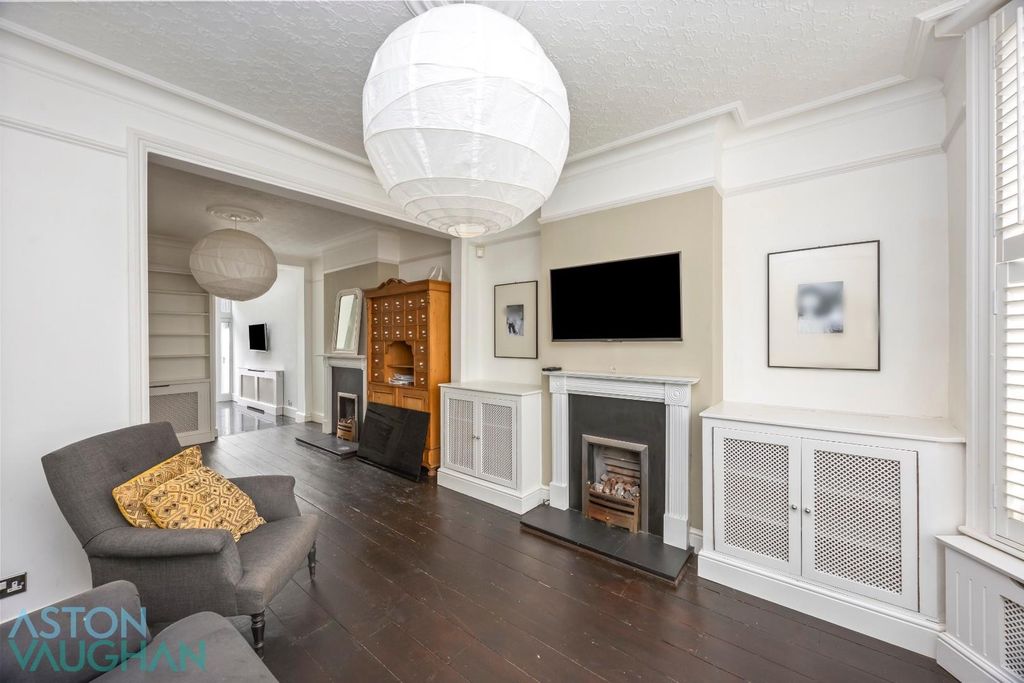Property photo 3 of 14 Victoria Street, _011.Jpg