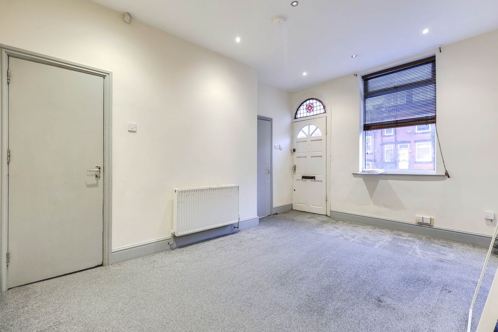 Property photo 2 of 14 Picture No. 04