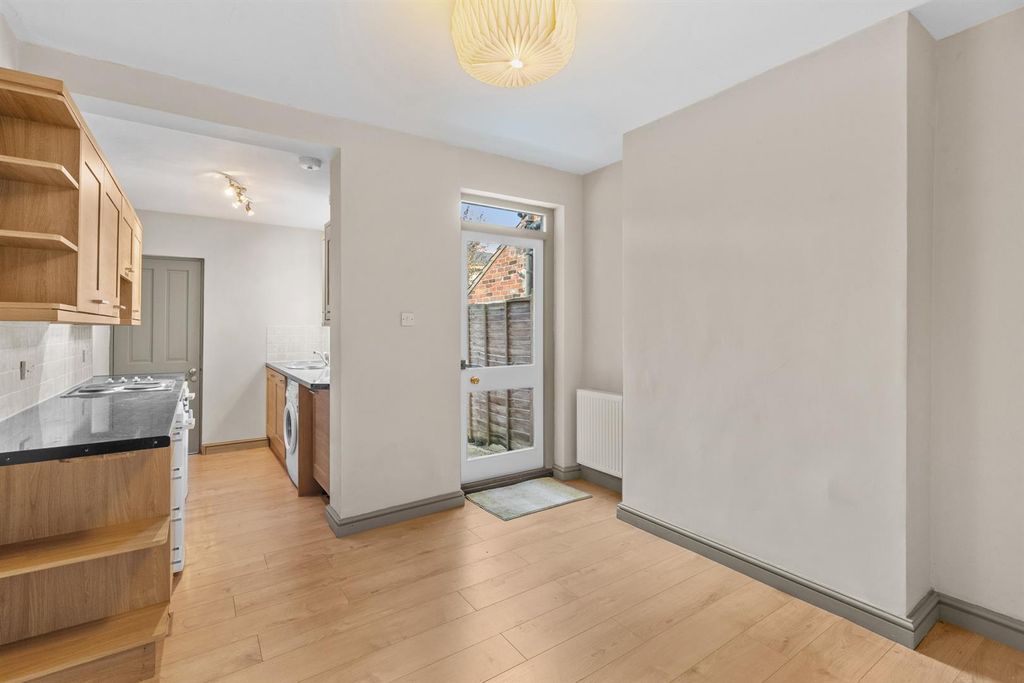 Property photo 3 of 20 11Henleyrd-019.Jpg
