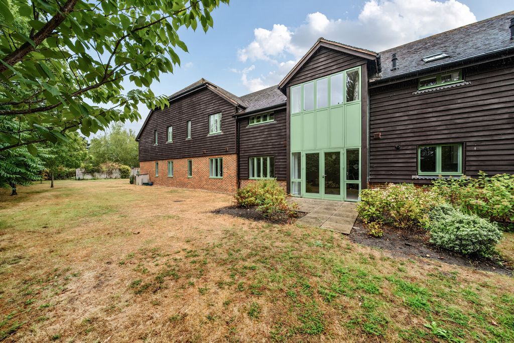 Property photo 1 of 20 1516739-9-1A08157...