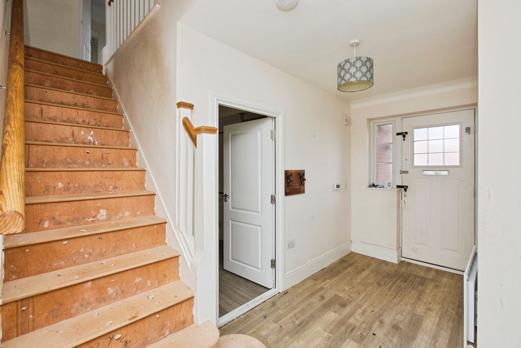 Property photo 3 of 18 Pbox-Img.Jpg